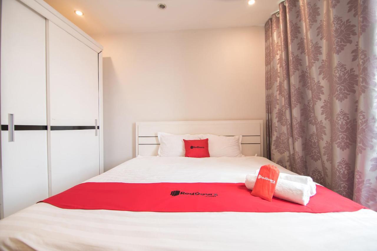 Отель Reddoorz Yen Phu Street Ханой Экстерьер фото